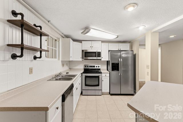 529 Alta Vista Drive, Hendersonville, NC 28791