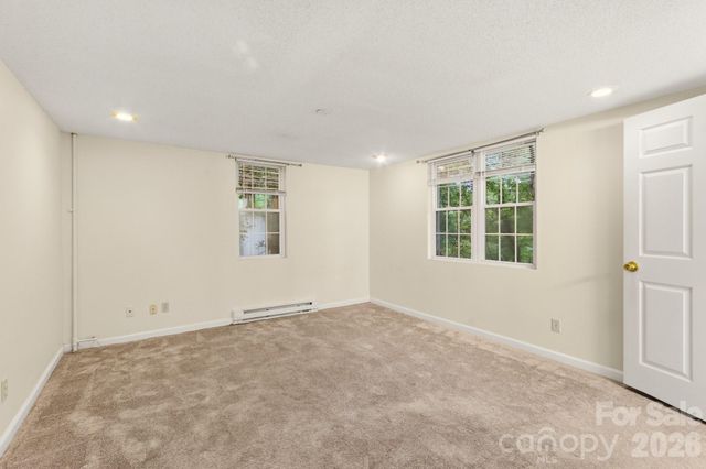 529 Alta Vista Drive, Hendersonville, NC 28791