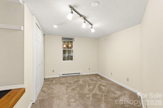 529 Alta Vista Drive, Hendersonville, NC 28791