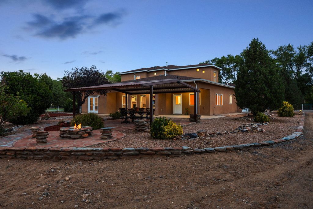 103 CHANTELLY Lane, Los Lunas, NM 87031