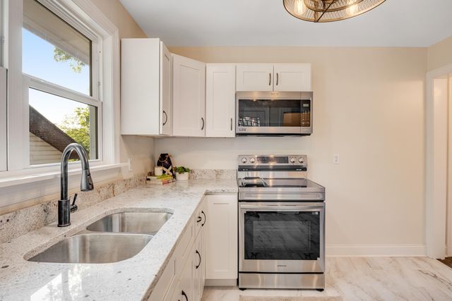 1130 N Chamberlain Avenue, Chattanooga, TN 37406