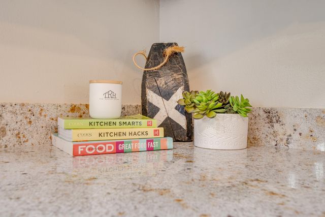 1130 N Chamberlain Avenue, Chattanooga, TN 37406