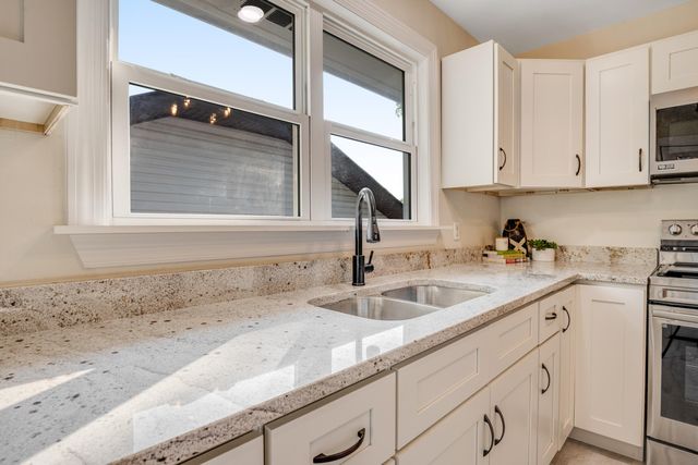 1130 N Chamberlain Avenue, Chattanooga, TN 37406