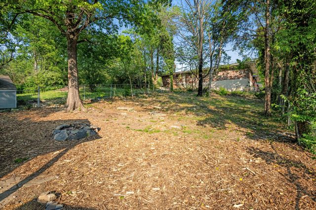 1130 N Chamberlain Avenue, Chattanooga, TN 37406