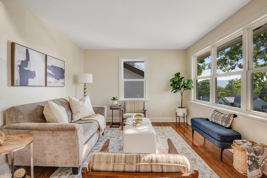 1130 N Chamberlain Avenue, Chattanooga, TN 37406