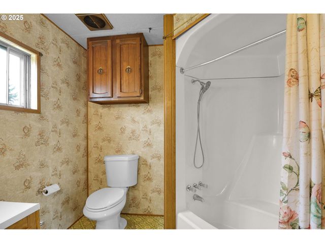 3900 COBURG Rd 59, Eugene, OR 97408