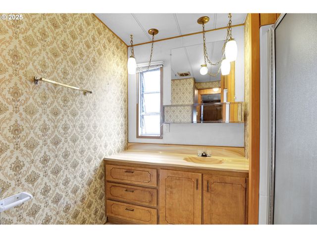 3900 COBURG Rd 59, Eugene, OR 97408