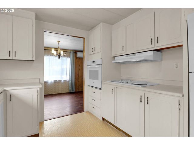 3900 COBURG Rd 59, Eugene, OR 97408