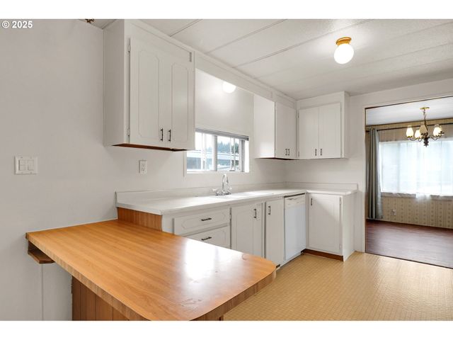 3900 COBURG Rd 59, Eugene, OR 97408