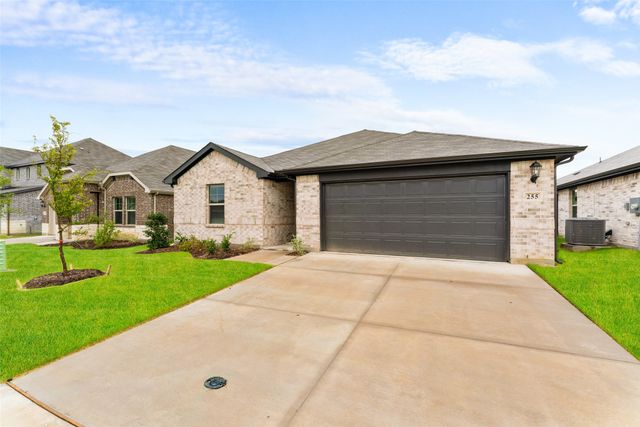255 Sugarlands Drive, Greenville, TX 75402