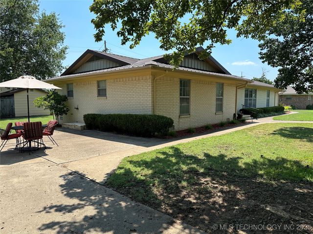 308 E Main, Bokchito, OK 74726