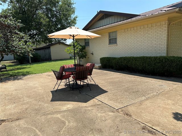 308 E Main, Bokchito, OK 74726