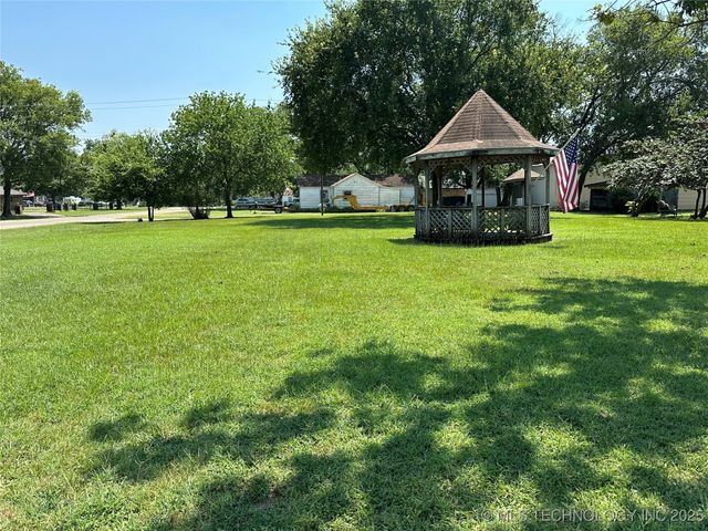 308 E Main, Bokchito, OK 74726