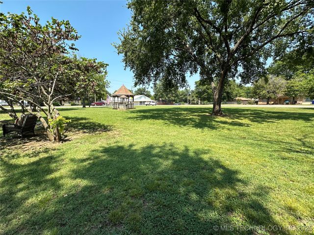 308 E Main, Bokchito, OK 74726