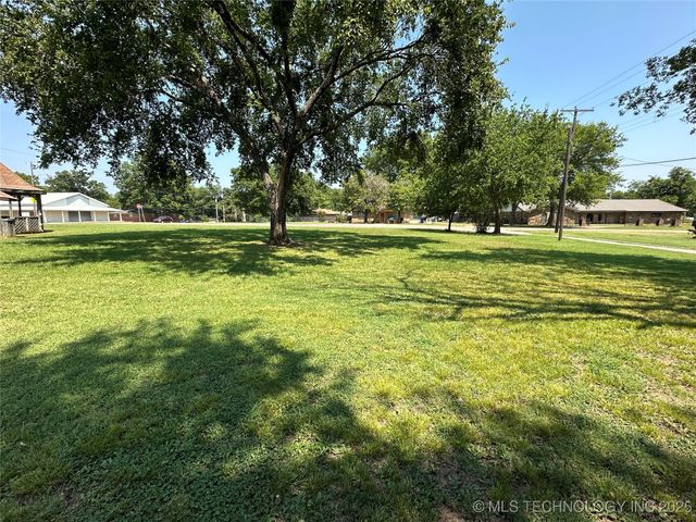 308 E Main, Bokchito, OK 74726