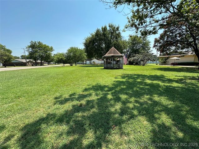 308 E Main, Bokchito, OK 74726