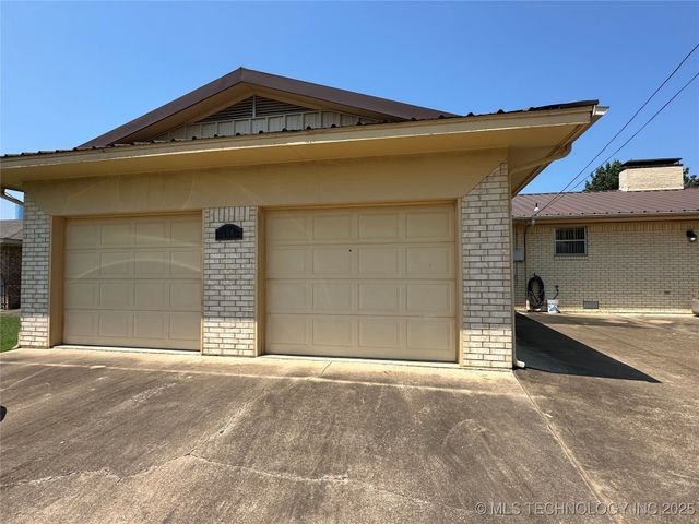 308 E Main, Bokchito, OK 74726