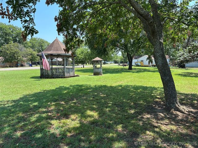 308 E Main, Bokchito, OK 74726
