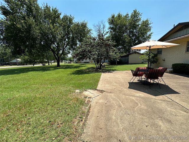 308 E Main, Bokchito, OK 74726