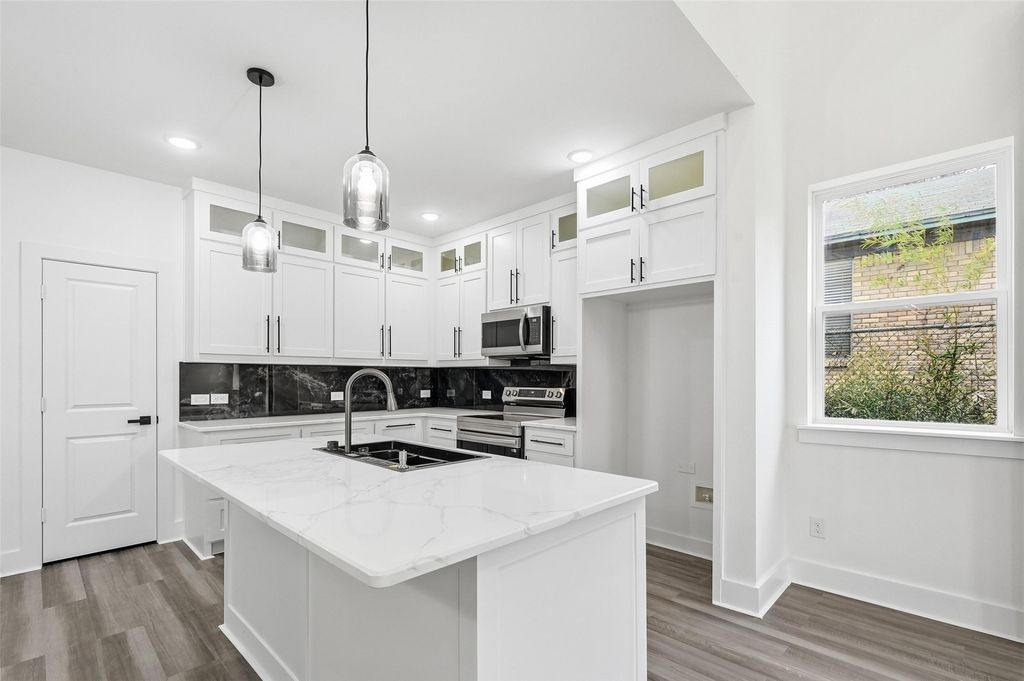 4448 Marcell Avenue, Dallas, TX 75211 — exterior