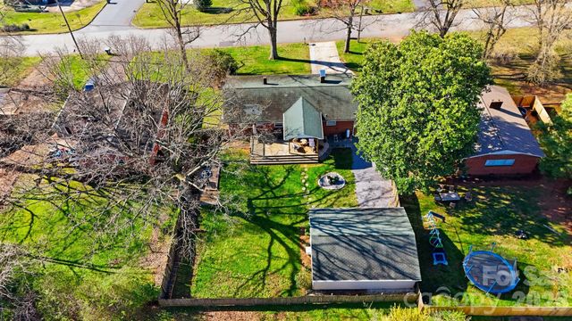 904 15th Street NW, Conover, NC 28613