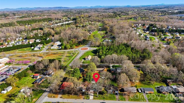 904 15th Street NW, Conover, NC 28613