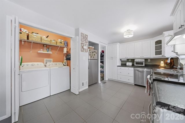 904 15th Street NW, Conover, NC 28613