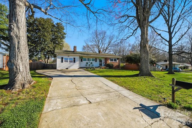904 15th Street NW, Conover, NC 28613