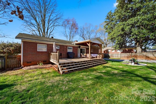 904 15th Street NW, Conover, NC 28613