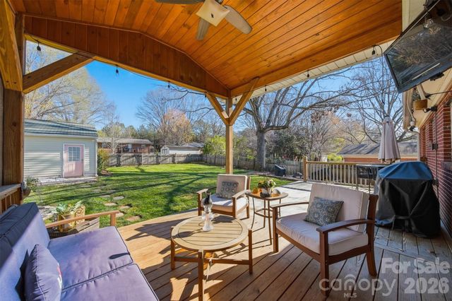 904 15th Street NW, Conover, NC 28613