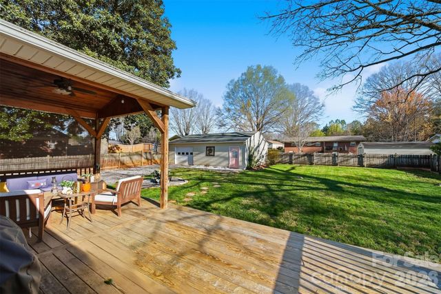 904 15th Street NW, Conover, NC 28613