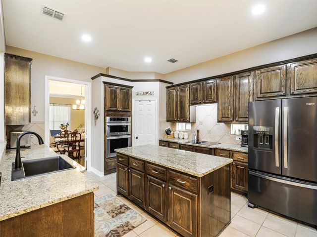 2113 Sandy Creek Drive, Frisco, TX 75033