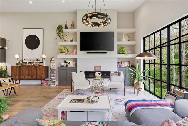 571 Overbrook Drive NW, Atlanta, GA 30318