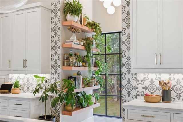 571 Overbrook Drive NW, Atlanta, GA 30318