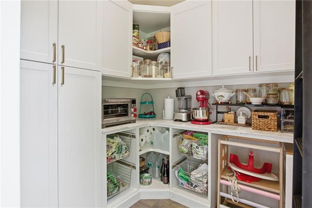 571 Overbrook Drive NW, Atlanta, GA 30318