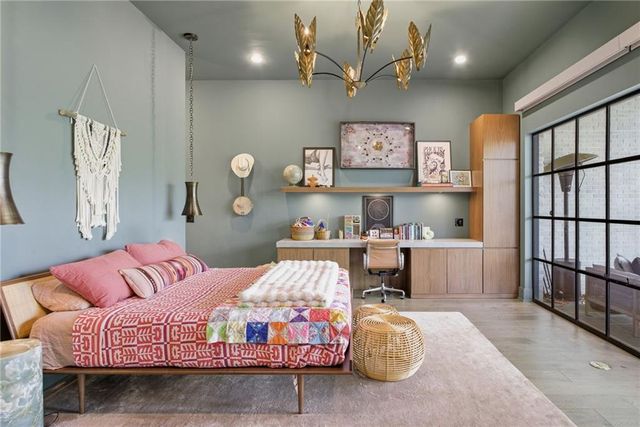 571 Overbrook Drive NW, Atlanta, GA 30318