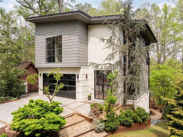571 Overbrook Drive NW, Atlanta, GA 30318