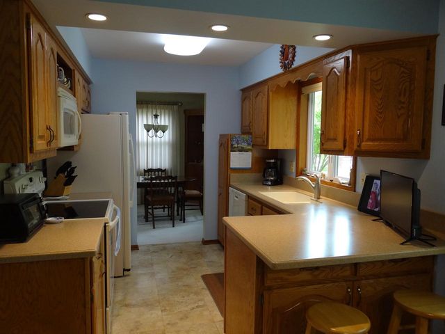 531 Greendale Drive, Janesville, WI 53546