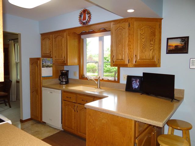 531 Greendale Drive, Janesville, WI 53546