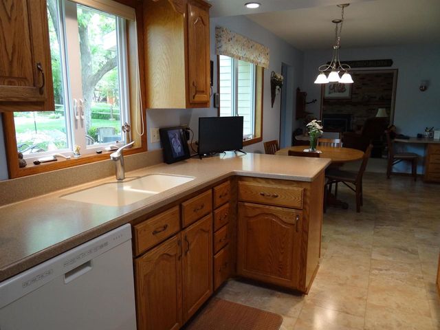 531 Greendale Drive, Janesville, WI 53546