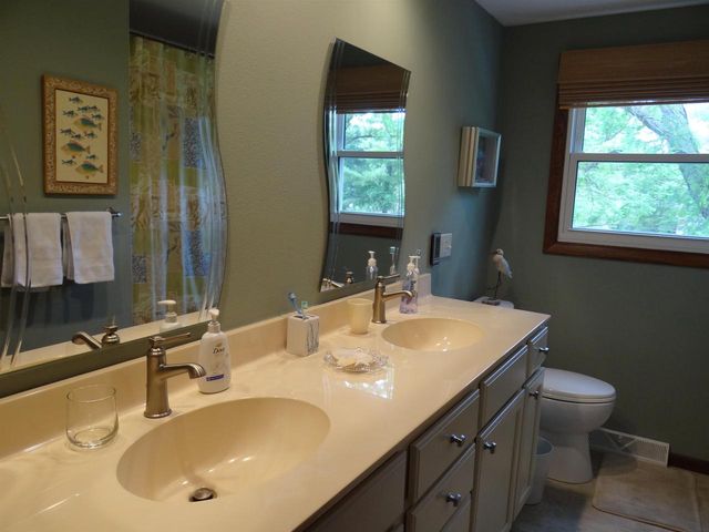 531 Greendale Drive, Janesville, WI 53546