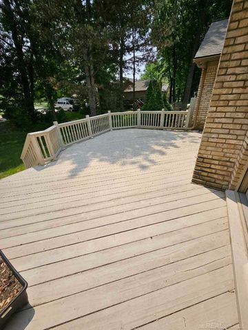 43064 W Kirkwood Drive, Clinton Township, MI 48038