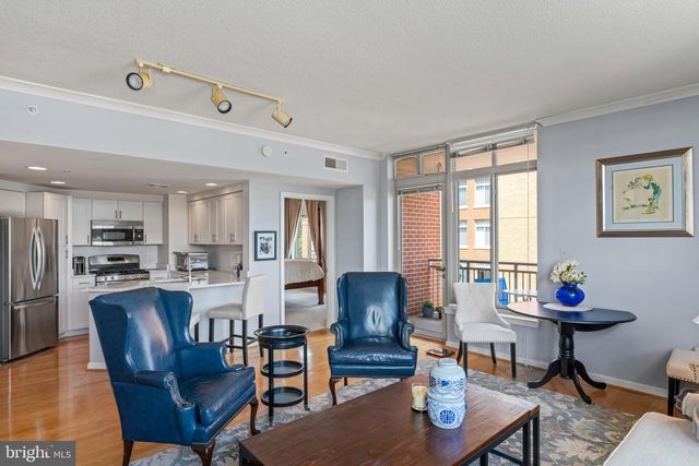 4490 MARKET COMMONS DR #602, Fairfax, VA 22033