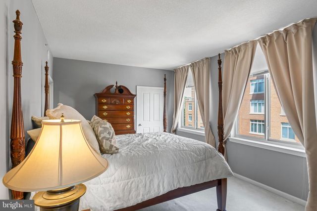 4490 MARKET COMMONS DR #602, Fairfax, VA 22033