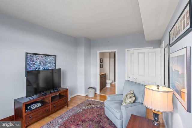 4490 MARKET COMMONS DR #602, Fairfax, VA 22033