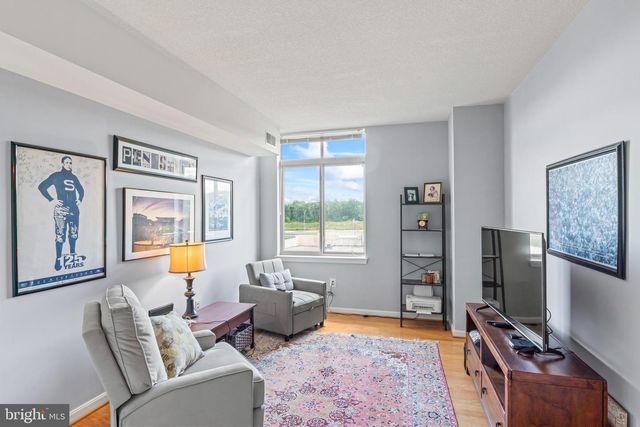 4490 MARKET COMMONS DR #602, Fairfax, VA 22033