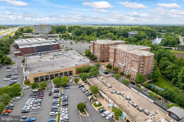 4490 MARKET COMMONS DR #602, Fairfax, VA 22033