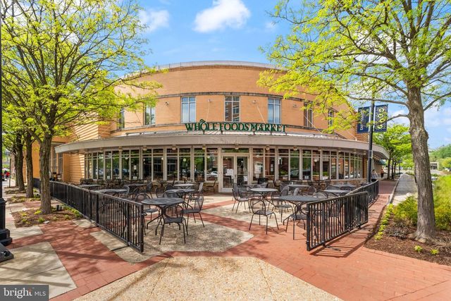 4490 MARKET COMMONS DR #602, Fairfax, VA 22033