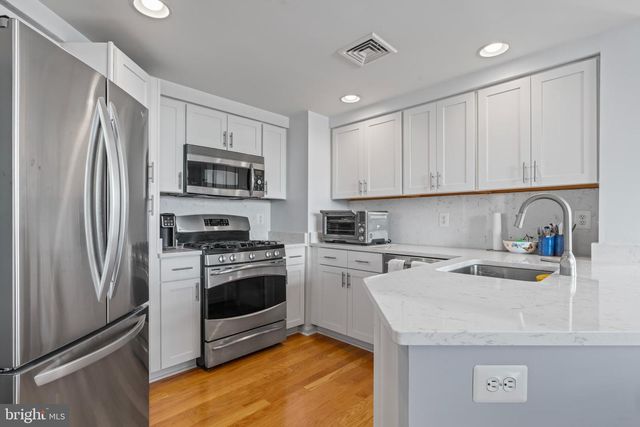 4490 MARKET COMMONS DR #602, Fairfax, VA 22033