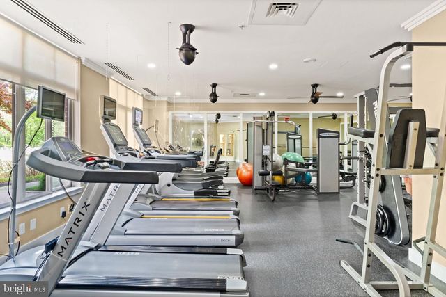 4490 MARKET COMMONS DR #602, Fairfax, VA 22033